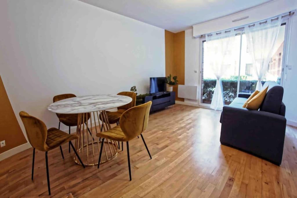 Suite George 5 + Parking Prive Et Securise アラス エクステリア 写真